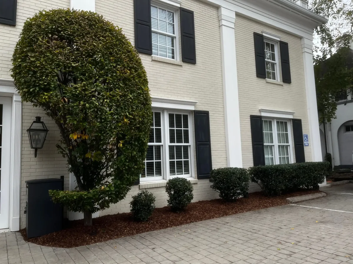 Commercial landscaping and lawn care services in Nashville, TN