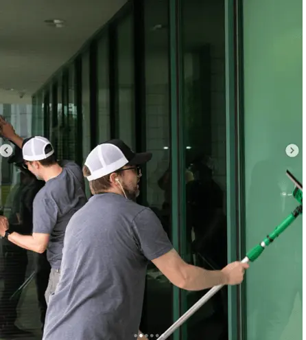 Commercial window cleaning service for Nashville businesses